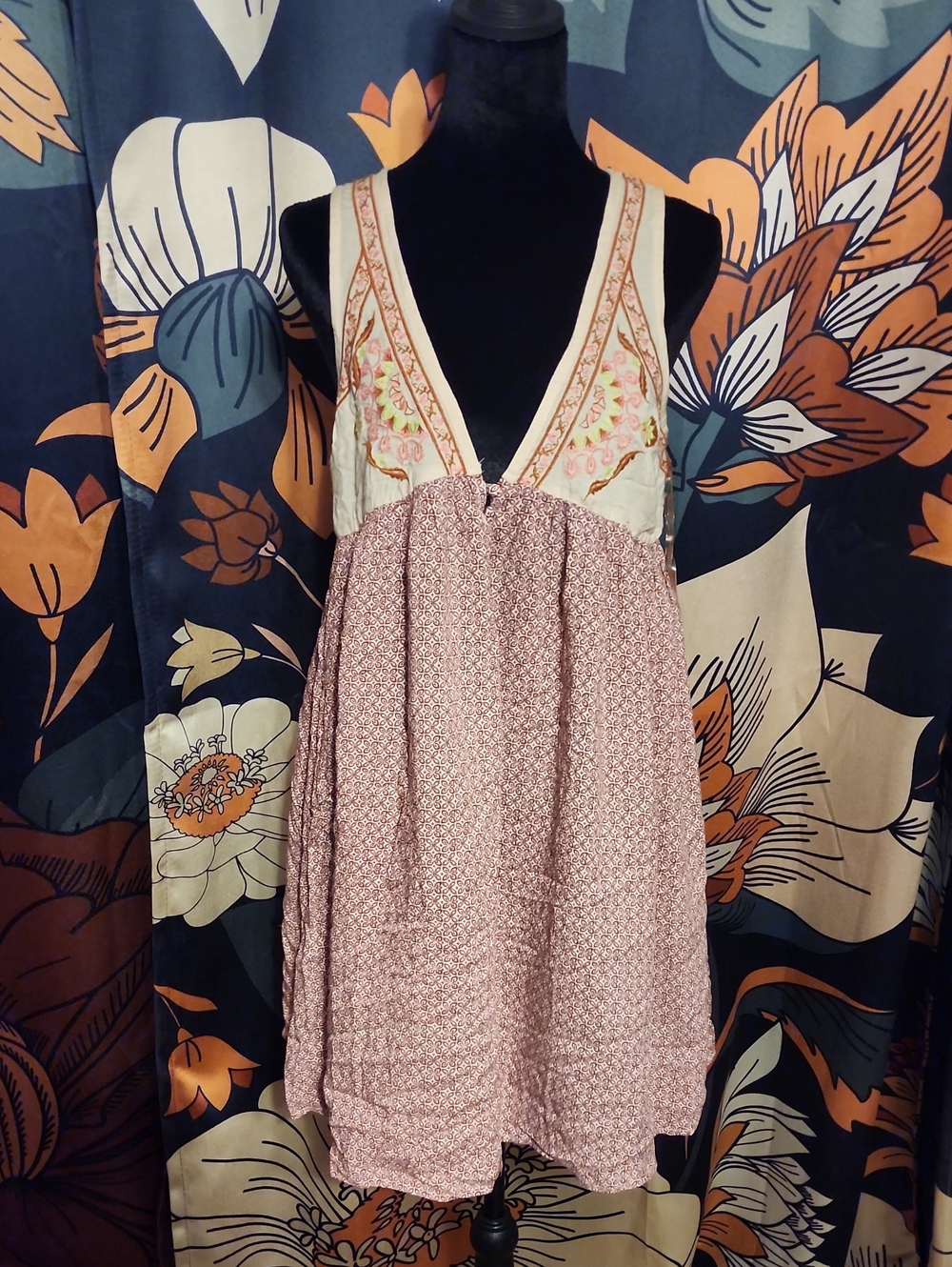 Boho Embroidered V-Neck Pink Cotton Sundress